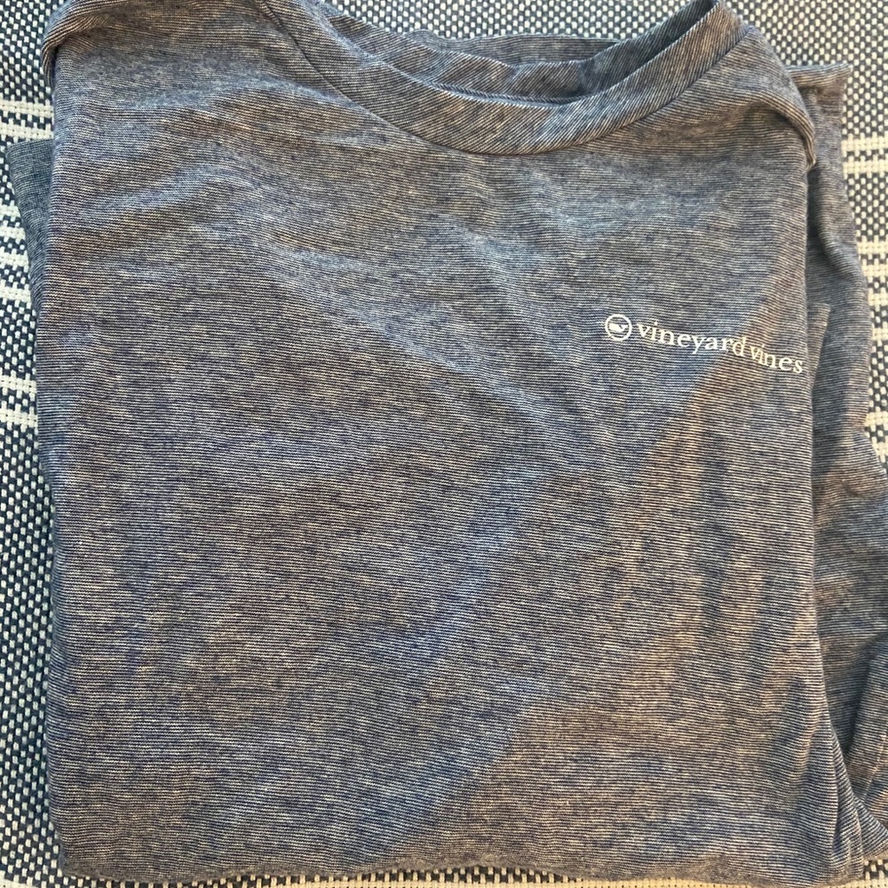 Boys size Small (8-10) Vineyard Vines LS t-shirt